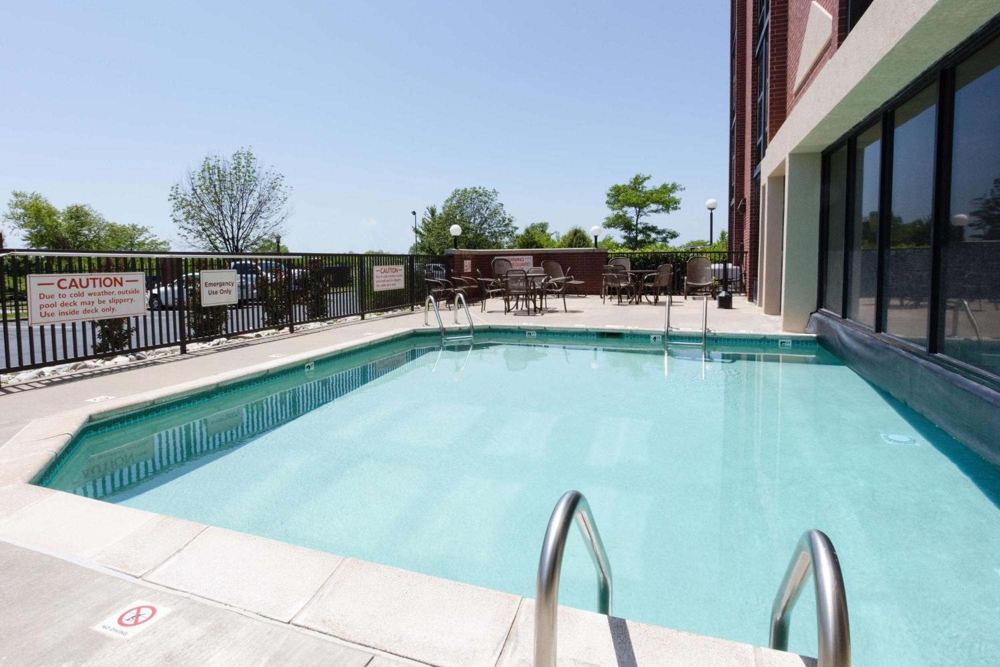Drury & Kansas Airport Hotel Kansas City