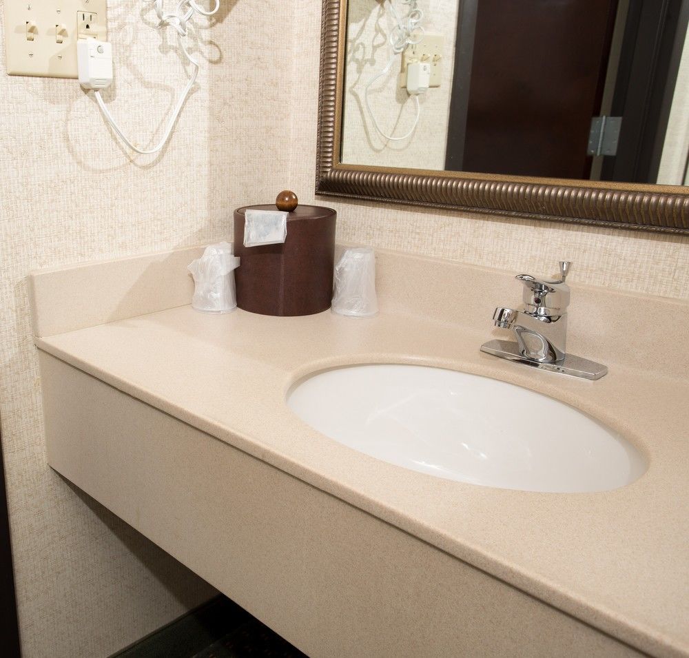 Hotel Drury & Kansas Airport 3*