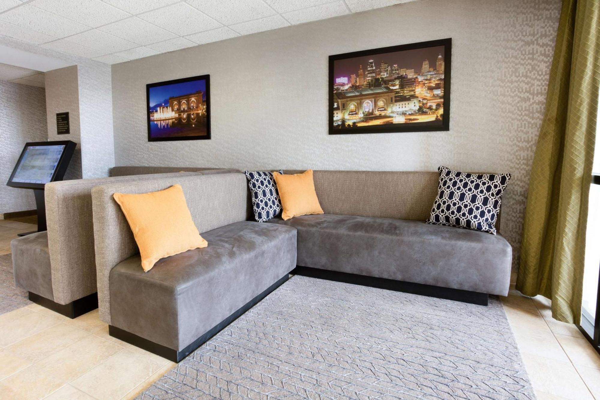 Hotel Drury & Kansas Airport 3*